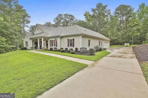 Exterior - 110 Chimney Ct, Lagrange, GA 30240 photo 4 of 15