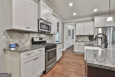 Kitchen - 110 Chimney Ct, Lagrange, GA 30240 photo 3 of 5