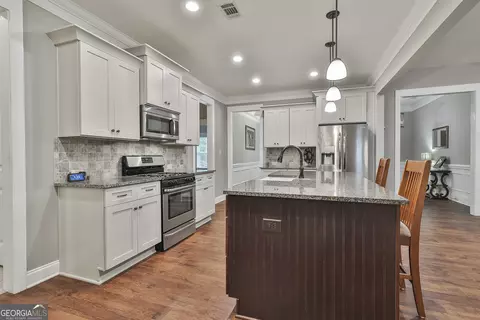 Kitchen - 110 Chimney Ct, Lagrange, GA 30240 photo 2 of 5