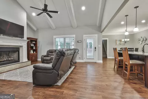 Entry Way - 110 Chimney Ct, Lagrange, GA 30240 photo 4 of 10