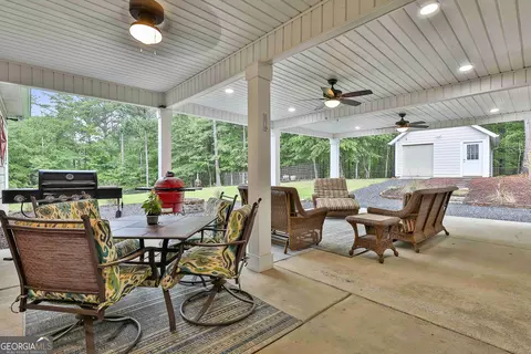 Exterior - 110 Chimney Ct, Lagrange, GA 30240 photo 7 of 15