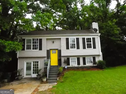 4651 Garden Hills Dr, Stone Mountain, GA 30083