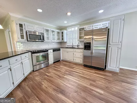 Kitchen - 101 Kenwood Dr, Lagrange, GA 30241 photo 3 of 5