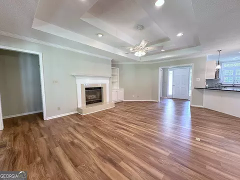 Living - 101 Kenwood Dr, Lagrange, GA 30241 photo 3 of 8
