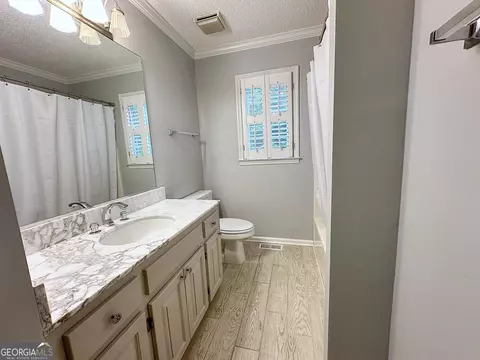 Bath - 101 Kenwood Dr, Lagrange, GA 30241 photo 7 of 8