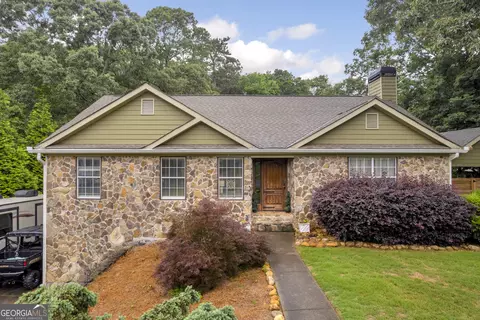 6610 Jessie Cir, Flowery Branch, GA 30542