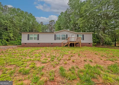 2614 Defoor Rd, Toccoa, GA 30577