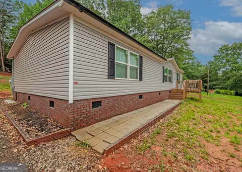 Exterior - 2614 Defoor Rd, Toccoa, GA 30577 photo 1 of 4