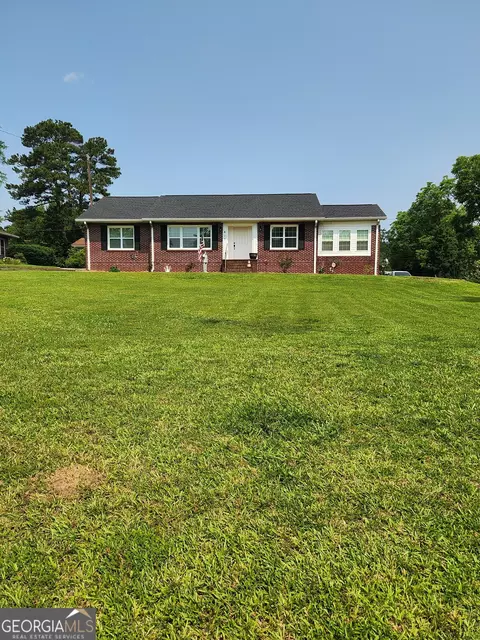 617 E College St, Bowdon, GA 30108