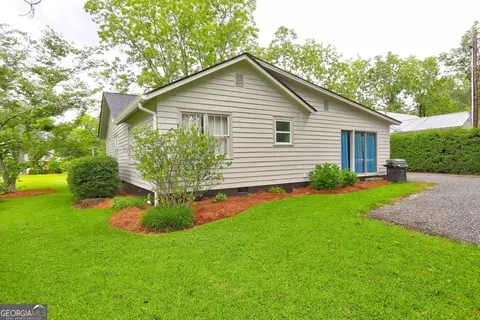 926 Thomaston St, Barnesville, GA 30204 photo 6