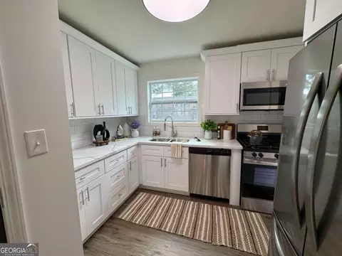 5674 Kingsport Dr #4, Atlanta, GA 30342