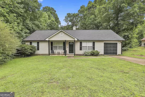 136 Country Meadows Dr, Jenkinsburg, GA 30234