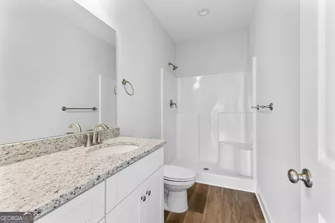 Bath - 213 Lenox Cir, Lagrange, GA 30241 photo 1 of 2