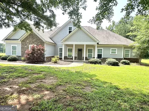 104 Bonny Oaks Dr, Lagrange, GA 30240