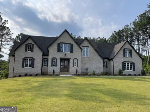 100 Regina Ct, Fayetteville, GA 30215