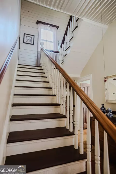 Entry Way - 428 Elm St, Barnesville, GA 30204 photo 7 of 16