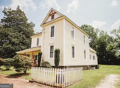 Exterior - 428 Elm St, Barnesville, GA 30204 photo 2 of 11
