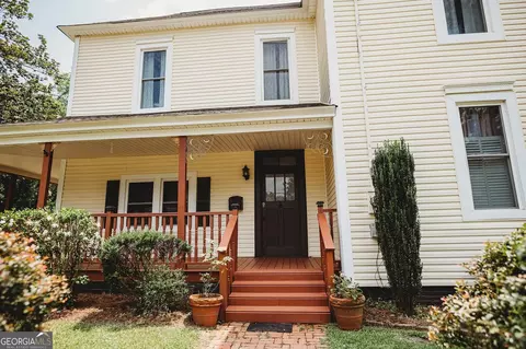 Exterior - 428 Elm St, Barnesville, GA 30204 photo 4 of 11