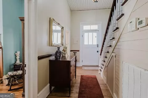 Entry Way - 428 Elm St, Barnesville, GA 30204 photo 6 of 16