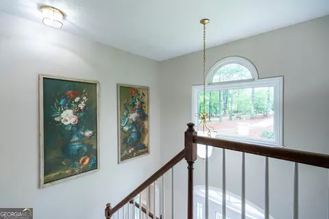 Entry Way - 3010 White Oak Ct, Lagrange, GA 30240 photo 3 of 4