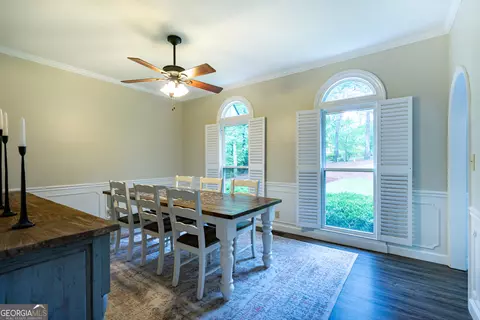 Dining - 3010 White Oak Ct, Lagrange, GA 30240 photo 1 of 2