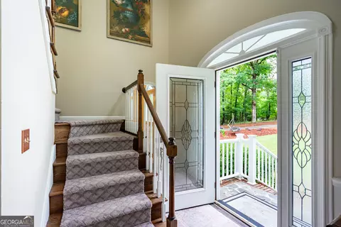 Entry Way - 3010 White Oak Ct, Lagrange, GA 30240 photo 1 of 4