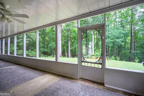 Exterior - 3010 White Oak Ct, Lagrange, GA 30240 photo 4 of 14