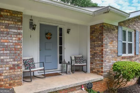 Exterior - 120 Chambers Ave, Cornelia, GA 30531 photo 2 of 9