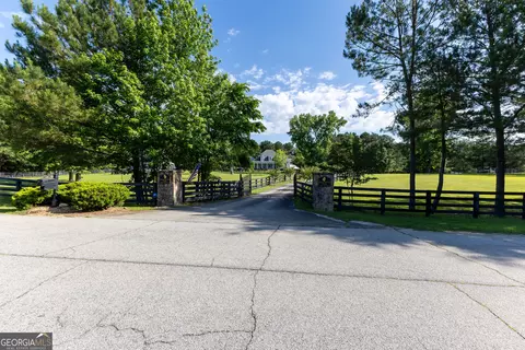 110 Green Meadow Ln, Fayetteville, GA 30215