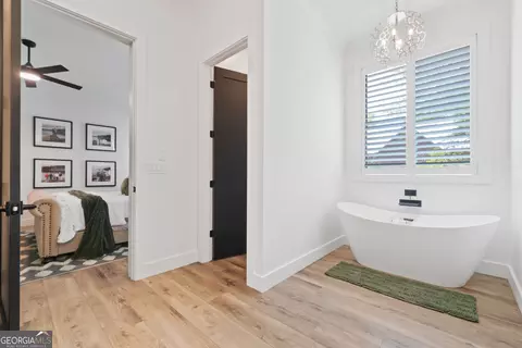 Entry Way - 751 Bacon St, Madison, GA 30650 photo 3 of 9