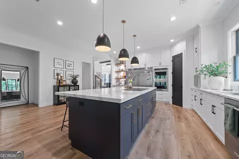 Kitchen - 751 Bacon St, Madison, GA 30650 photo 8 of 9