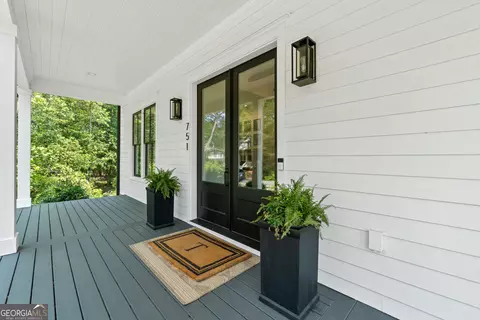 Exterior - 751 Bacon St, Madison, GA 30650 photo 9 of 16