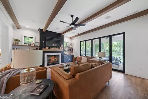 Living - 751 Bacon St, Madison, GA 30650 photo 5 of 8
