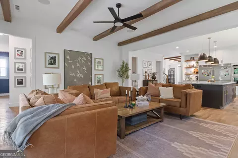 Living - 751 Bacon St, Madison, GA 30650 photo 7 of 8