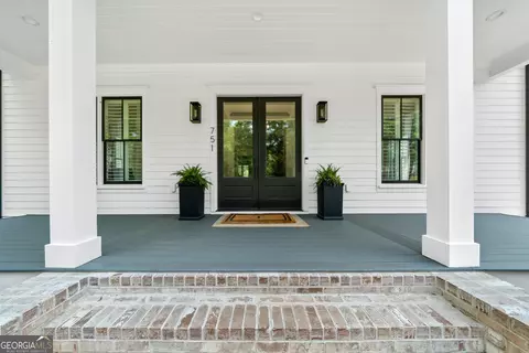 Exterior - 751 Bacon St, Madison, GA 30650 photo 8 of 16