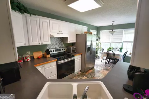 Kitchen - 150 Whitaker Rd, Lagrange, GA 30240 photo 2 of 2