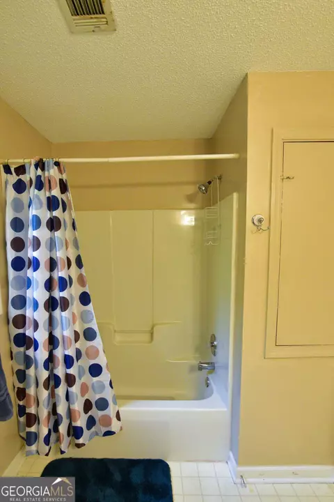 Bath - 150 Whitaker Rd, Lagrange, GA 30240 photo 6 of 6