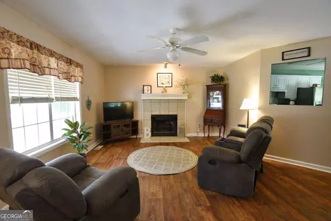 Living - 150 Whitaker Rd, Lagrange, GA 30240 photo 2 of 2