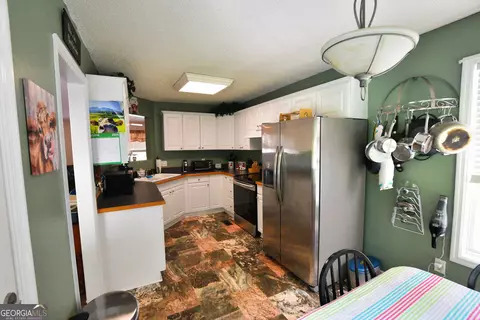 Kitchen - 150 Whitaker Rd, Lagrange, GA 30240 photo 1 of 2
