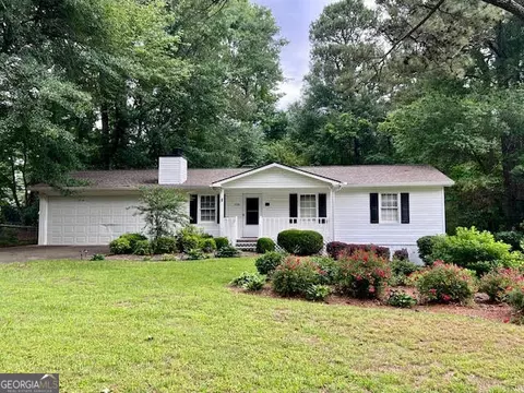135 Sequoyah Dr, Alpharetta, GA 30004