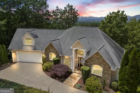 894 Oak Pointe Dr, Cleveland, GA 30528