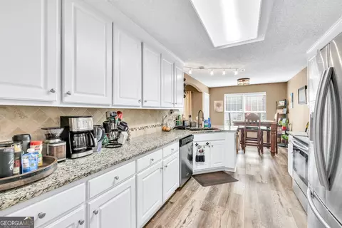 835 Custom Ln, Winder, GA 30680 photo 13