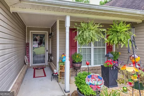 835 Custom Ln, Winder, GA 30680 photo 4