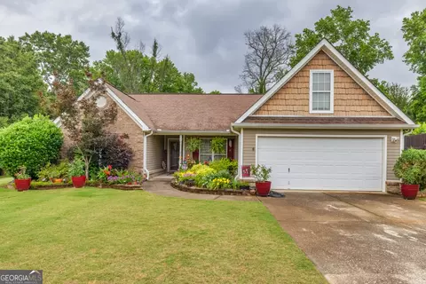 835 Custom Ln, Winder, GA 30680