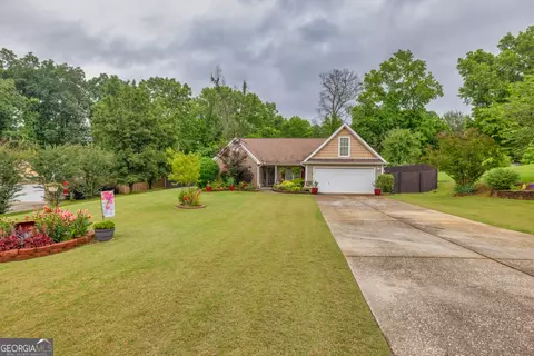 835 Custom Ln, Winder, GA 30680 photo 2