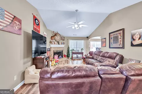 835 Custom Ln, Winder, GA 30680 photo 5