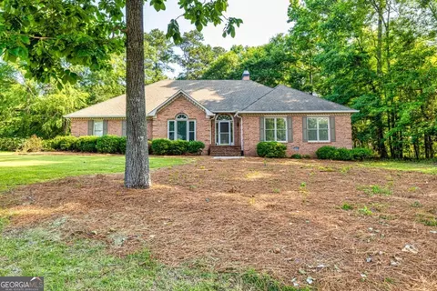 195 Youngs Cir, Fayetteville, GA 30215