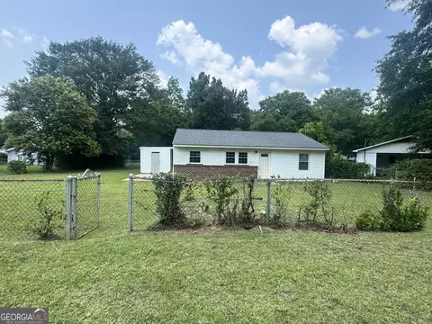 102 Crawford St, Warner Robins, GA 31093