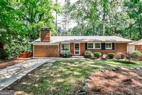 1082 Greenbriar Cir, Decatur, GA 30033