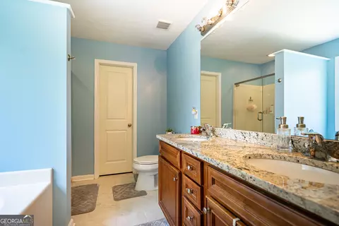 Bath - 125 Edgemont Ct, Lagrange, GA 30240 photo 1 of 4